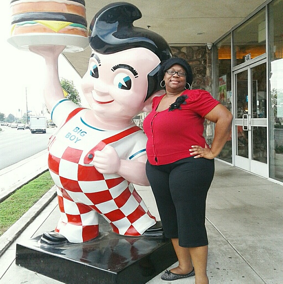 Meet your Posher, Essie - Picture 8 of 8